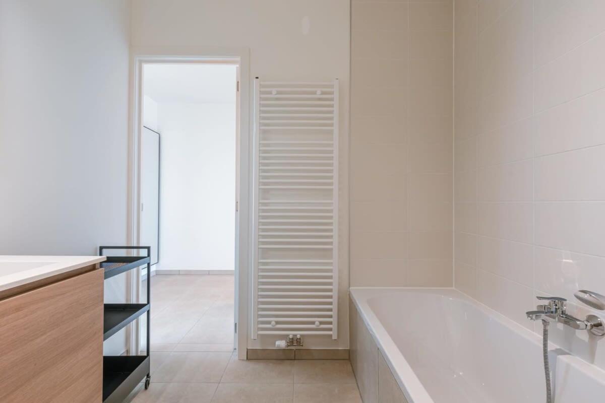 Huswell - Lovely New Apartment At The Harbor + Parking Брюгге Экстерьер фото